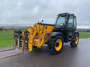 Chariot télescopique tout-terrain jaune, moteur diesel, 4 roues motrices, commande assise, capacité de 3,5 tonnes, pour travaux agricoles et de construction - Product Image 3