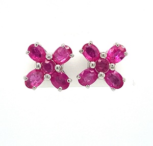 Boucles d'oreilles en forme de fleur de rubis faites à la main pour femmes, pierres précieuses roses, port quotidien, clous ethniques pour mariages, anniversaires, anniversaires de filles - Product Image 1