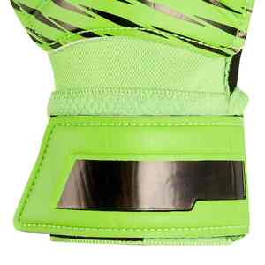 ถุงมือผู้รักษาประตูฟุตบอลคุณภาพสูง ดีไซน์ล่าสุด พิมพ์โลโก้ตามสั่ง สวมใส่สบาย สำหรับทุกเพศทุกวัย SPORTS WORLD รุ่น SWB-79 - Product Image 6