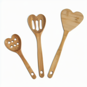 Ensemble de couverts de camping et de voyage écologiques minimalistes en bois (cuillère, fourchette, couteau) - Product Image 1