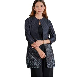 Blusa Batik Premium para Mujer, Producto PJG de Alta Calidad, Hecha a Mano en Indonesia con Algodón Fino de los Años 50 - Product Image 1