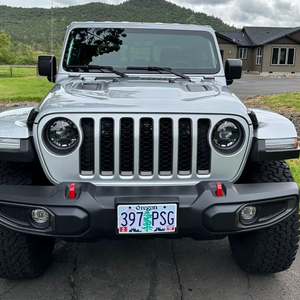 Voiture d'occasion fiable, Jeep Gladiator Rubicon 4x4 Turbodiesel V6, 4 roues motrices, modèle 2023 - Product Image 1