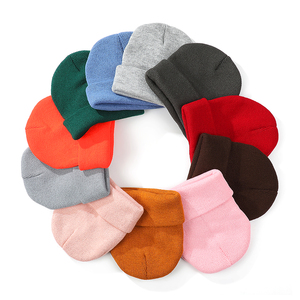 Gorro de punto cálido Unisex de invierno 2025, gorro de algodón de Color sólido a la moda con estampado de logotipo personalizado, estilo de imagen para exteriores - Product Image 2