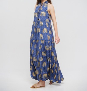 Robe longue sans manches 100% crêpe bleue avec fleurs dorées et cravate, style bohème, pour soirée, automne, taille unique - Product Image 3