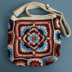 Bolso Cuadrado Pequeño de Ganchillo Estilo Bohemio para Niña, Tejido a Mano con Hilo 100% Algodón de Leche, Accesorio de Moda Estilo Granny Square - Product Image 6