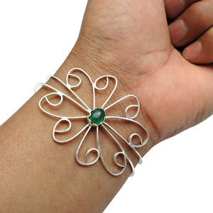 Joyería Bohemia hecha a mano hecha de plata esterlina 925 con brazalete en forma de mariposa de piedras preciosas de ónix verde en fabricación al por mayor - Product Image 3