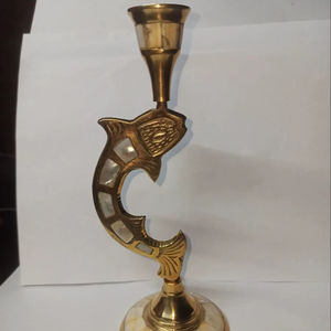 Bougeoir moderne en laiton pour intérieur minimaliste bougeoir en laiton pour décoration de centre de table avec couvercle en verre - Product Image 1