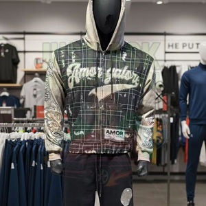 Sweat à capuche imprimé à carreaux et pantalon noir baggy avec fermeture à glissière à la cheville avec patchs graphiques audacieux Survêtements en strass de luxe pour hommes - Product Image 5