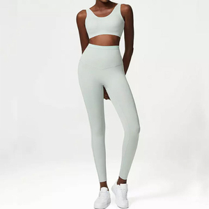 Ensemble de yoga côtelé vert 2 pièces : Leggings mi-mollet et haut respirant, écologique, sans couture, en Spandex et Polyester, pour l'entraînement - Product Image 3