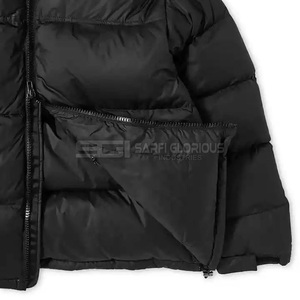 Streetwear personnalisé léger pour hommes veste bouffante en toile matelassée logo avant en nylon uni pour l'hiver - Product Image 4