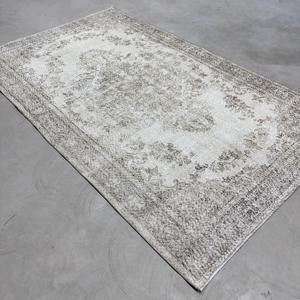 Tapis turc 5,6x9,2 pieds, gris et blanc, bordé de laine, tapis vintage - Product Image 3