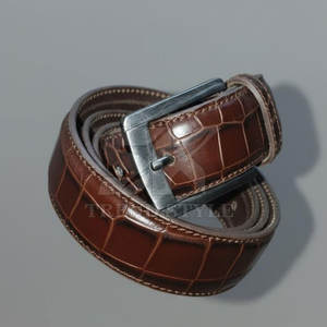 Cinturón de Cuero con Estampado de Cocodrilo de Lujo para Mujer, Material Suave, Ajuste Cómodo y Estilo Moderno - Product Image 3