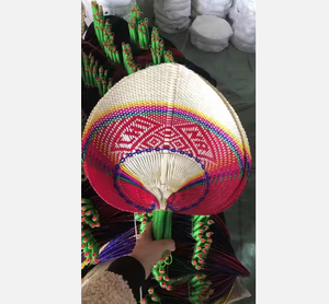 Viet Fargimex Ventiladores de bambú Premium ecológicos y elegantes Característica portátil de estilo tradicional - Product Image 1