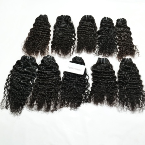 Vente en gros de paquets à double trame de machine à vagues profondes bouclées Extensions de cheveux humains noirs naturels alignés sur les cuticules du temple indien - Product Image 5