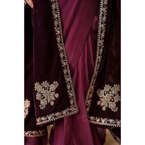 Hijab en jersey pour femme Mahroon avec pompon - Châle long en velours de bambou doux, léger et respirant pour l'hiver - Product Image 2