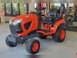 Tracteur compact 4x4 diesel d'occasion 25 CV pour la série BX 1880 – Idéal pour l'aménagement paysager et l'agriculture – Moteur, pompe, roulement et moteur durables et fiables - Product Image 3