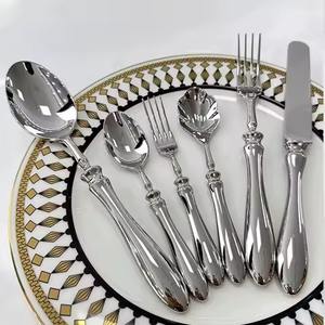 Services de table en argent finition argentée au style unique moderne pour des repas élégants en famille, des événements et une utilisation en intérieur - Product Image 4