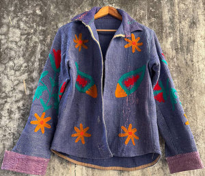 Veste chemise vintage Kantha Suzani pour femmes – Manteau réversible matelassé en coton fait main style bohème patchwork - Product Image 3