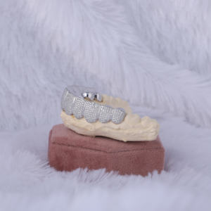 Moissanite Diamond Grillz Iced Bling chapado en oro exclusivo para compromiso de boda Accesorio de rendimiento para cualquier ocasión Regalo - Product Image 2