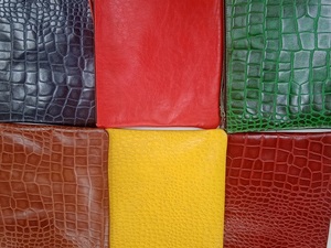 FUNDA PARA TABLET DE CUERO REAL (estampado/en relieve) - Product Image 6