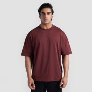 เสื้อยืด GA Prime Tee 2.0 สำหรับผู้ชาย ทรงหลวม พิมพ์ลายสกรีน ผ้าไหมพิมพ์ลายสกรีน สีแดงเลือดหมู ทรงเข้ารูป เนื้อผ้านุ่ม - Product Image 1