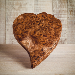 Planche à découper en bois en forme de coeur Assiette de service Produit de qualité supérieure fabriqué à la main et durable - Product Image 4