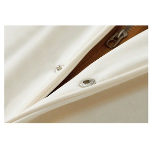 Venta al por mayor hombres Unisex de alta calidad OEM impreso 100% poliéster suave béisbol uniforme otoño logotipo personalizado chaqueta de béisbol - Product Image 1