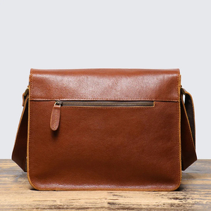 Bolso Mensajero Clásico de Cuero Genuino con Correa Ajustable y Cierre de Hebilla, Unisex, Color Sólido, Estilo Ejecutivo, Bolso Bandolera - Product Image 4