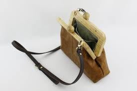 Aaliyan Impex Pochette élégante en bois pour femmes - Design classique/moderne, design personnalisé, emballage de haute qualité, fête/mariage/cadeaux - Product Image 6