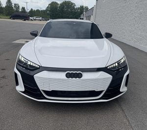 โปรโมชั่นร้อนแรง รถยนต์ออดี้ RS E-tron GT ปี 2024 ระบบมอเตอร์คู่แบบซิงโครนัส ขับเคลื่อนสี่ล้อแบบควอตโตร พวงมาลัยซ้าย มาตรฐานไอเสียยูโร 4 - Product Image 1