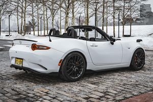 รถมาสด้า MX-5 Miata Club ปี 2021 สภาพดีเยี่ยม มือสอง - Product Image 5
