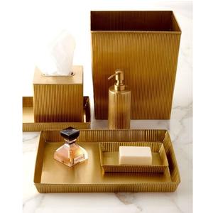 Ensembles de salle de bain en métal au design impressionnant en or fini ensemble de bain corbeilles distributeur de porte-savon pompe porte-brosse à dents - Product Image 2