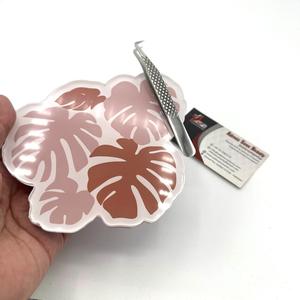 Azulejo de pestañas acrílico en forma de hoja Monstera con pinzas Impresión de logotipo personalizado Herramienta de pestañas acrílicas OEM sostenible - Product Image 4