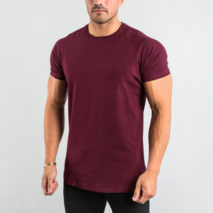 Camiseta deportiva de compresión transpirable con logotipo personalizado al por mayor de fábrica para hombre, camisetas deportivas de manga corta con estampado largo - Product Image 6