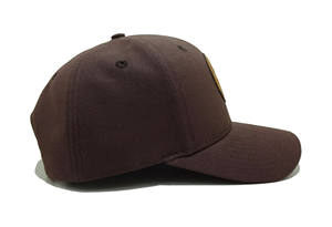 Gorra de béisbol clásica vintage de 6 paneles con ala curva Logotipo de cuero personalizado Sombrero informal Fabricante OEM de Vietnam para marca - Product Image 4