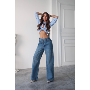 Jeans índigo para mujer con cinturón cruzado - Product Image 4