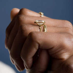 Anillo de Plata 925 con Moissanita Corte Esmeralda Vintage, Elegante Regalo para Mujer - Product Image 4