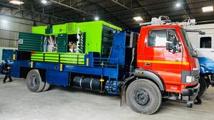 เครื่องเจาะบ่อน้ำแบบติดตั้งบนรถบรรทุก PRIME RIGS รุ่น Auto Sensor PDTHR-450 ความยาว 1500 ฟุต พร้อมระบบจัดการก้านแบบคู่ Ashokleyland ขับเคลื่อน 4 ล้อ - Product Image 2