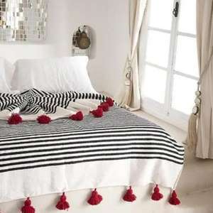 Couverture marocaine faite à la main, authentique artisanat berbère, couverture douce tissée à motifs tribaux, décoration d'intérieur, cadeau - Product Image 1