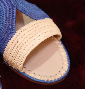 Sandalias de rafia hechas a mano, chanclas marroquíes azules, mulas de cuero tejido, zapatos de verano bohemios, sandalias de playa de fibra natural - Product Image 1