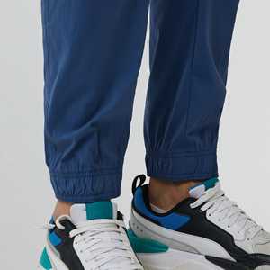 กางเกงจ็อกเกอร์ผู้ชายสีน้ำเงินอีลแบบแห้งเร็วพิมพ์โลโก้ตามสั่ง ระบายอากาศได้ดี มีกระเป๋าข้างแบบมีซิปและกระเป๋าหลัง - Product Image 5