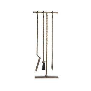 Juego de herramientas de fuego de hierro de diseño adornado con soporte resistente y belleza atemporal, perfecto para entornos de chimenea acogedores de noche - Product Image 5