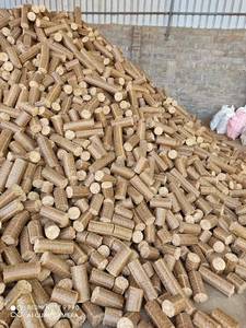 Granulés de bois de pin de haute qualité EN Plus-A1 usine 6mm-8mm tailles chêne matériel bâton motif bois de chauffage livraison dans le monde entier - Product Image 5