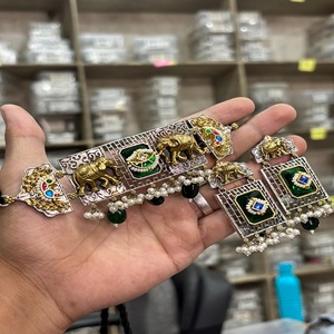 Gargantilla de doble tono con Base de latón tradicional indio Monalisa Stone Pachi Kundan con pendientes para mujer, perfecta para ocasiones festivas - Product Image 1