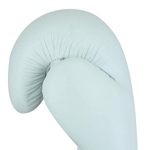 Gants de boxe réversibles durables avec logo personnalisé imprimé, en cuir de vachette et PU avec impression numérique - Product Image 3