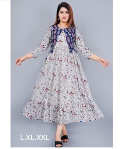 Bata con volantes de Reyon, ropa emparejada con chaqueta con estampado de bloque de trabajo hecho a mano, colección de vestidos largos de tusle de royal export - Product Image 1