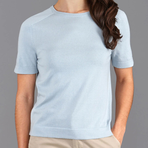 Haut tricoté en T pour femmes de haute qualité Tissu respirant Grand look de sport à la mode pour un usage quotidien et des activités estivales - Product Image 1