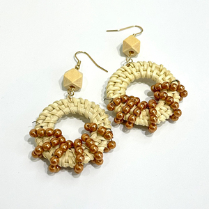 Pendientes colgantes de ratán de forma redonda con diseños calientes para mujer, accesorios multicolores para exportar a granel - Product Image 6