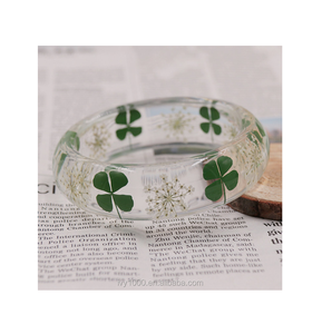 Combinación de brazalete de resina y otro estilo en pulsera curva sobre base de latón para pulido brillante hecho a mano - Product Image 3