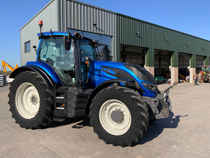 Tractor Agrícola Valtra Usado 2020 Azul 4x4 con Alto Nivel de Seguridad - Product Image 6